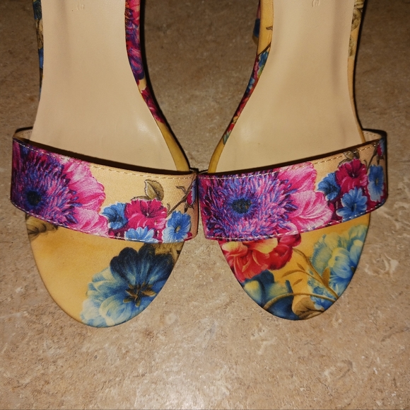 New Stunning Wild Diva Floral Stiletto Heels - Picture 12 of 13